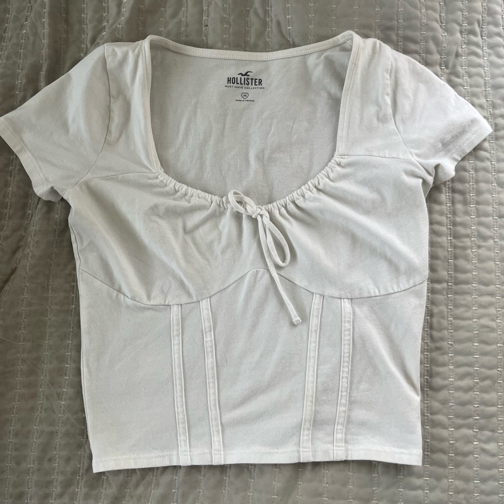 Hollister top